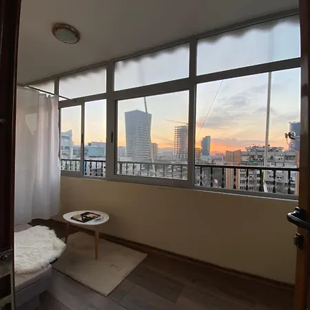 Town Square Apartment *